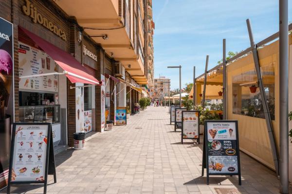 Chalet adosado en calle Ávila, 28