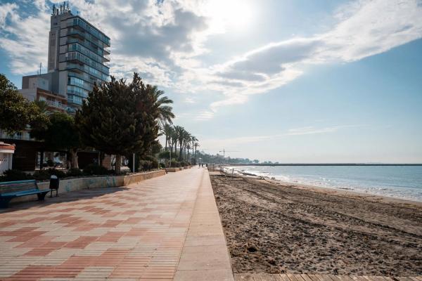 Chalet adosado en calle Ávila, 28