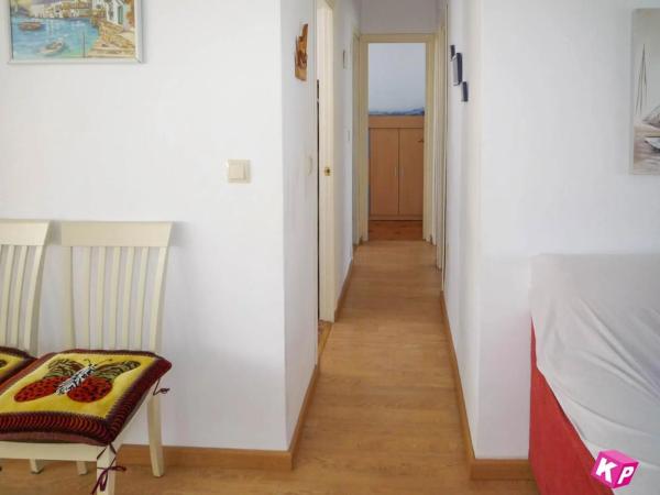 Casa independiente en calle Ávila