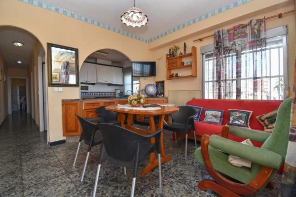 Casa independiente en avenida Dama de Elche