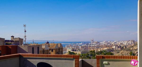 Piso en avenida Santa Pola