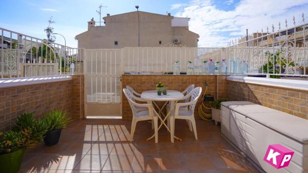 Casa independiente en calle Elda