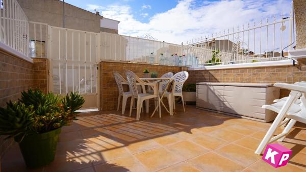 Casa independiente en calle Elda