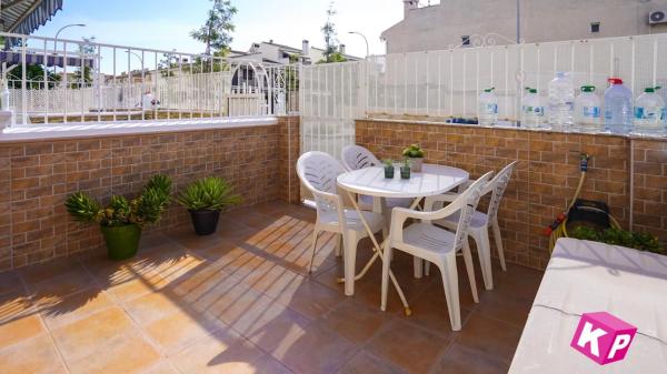 Casa independiente en calle Elda