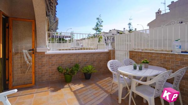 Casa independiente en calle Elda