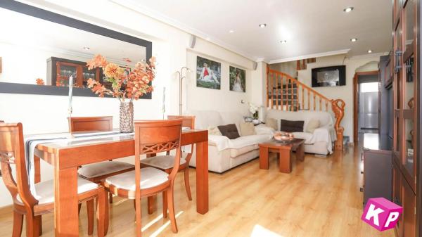 Casa independiente en calle Logroño