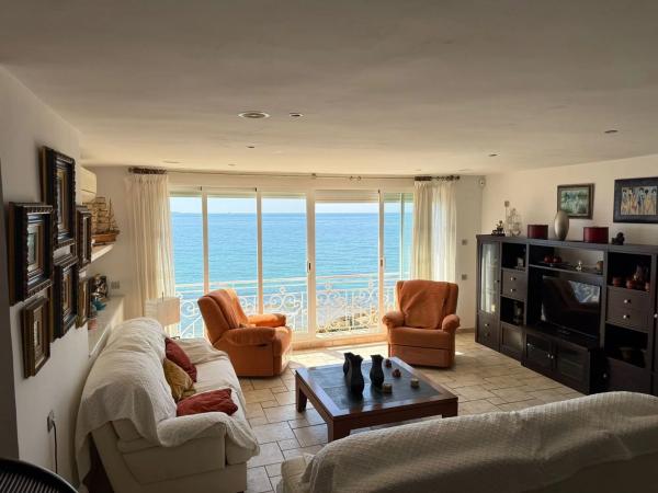 Chalet pareado en avenida de la Armada Española, 74