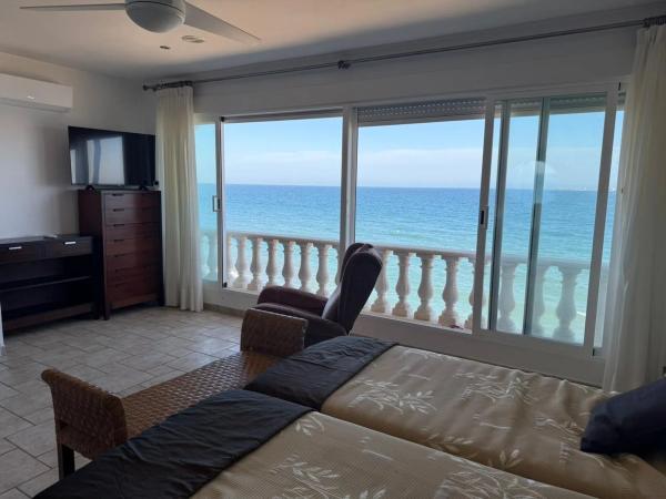 Chalet pareado en avenida de la Armada Española, 74