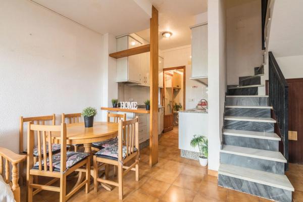 Chalet adosado en calle Cox, 10