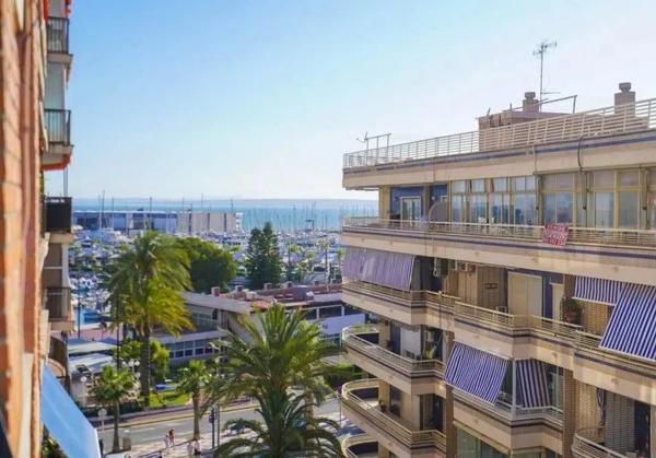 Piso en avenida Canalejas