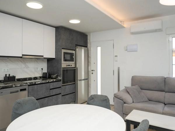 Chalet adosado en calle Benidorm