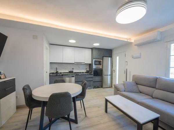 Chalet adosado en calle Benidorm