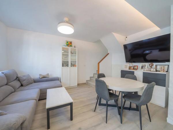 Chalet adosado en calle Benidorm