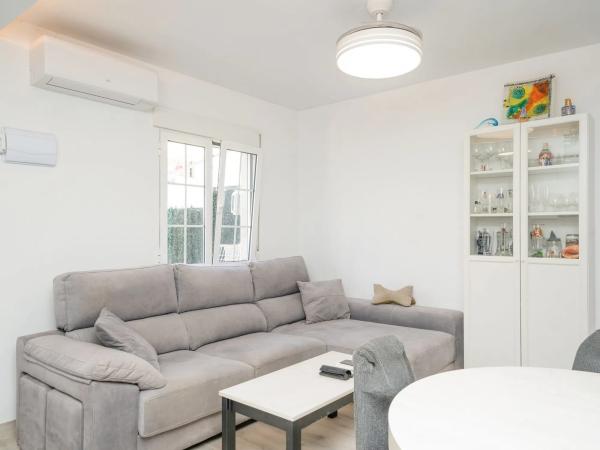 Chalet adosado en calle Benidorm