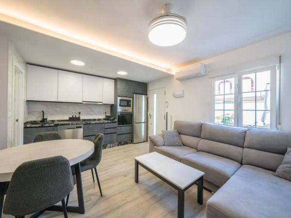 Chalet adosado en calle Benidorm