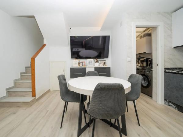 Chalet adosado en calle Benidorm