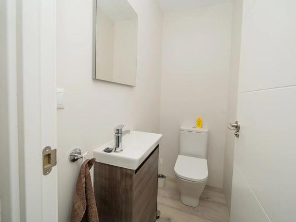 Chalet adosado en calle Benidorm