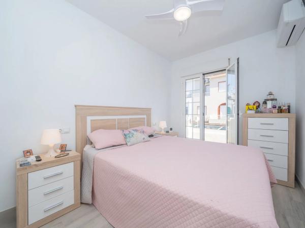 Chalet adosado en calle Benidorm