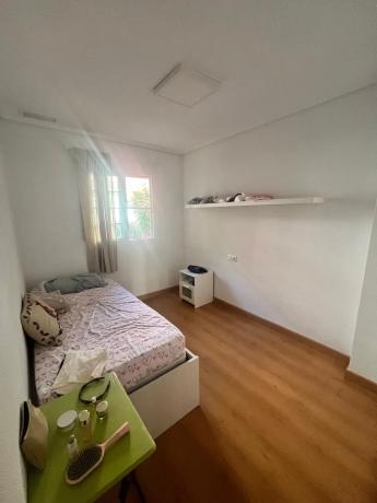 Chalet adosado en calle Lérida, 17