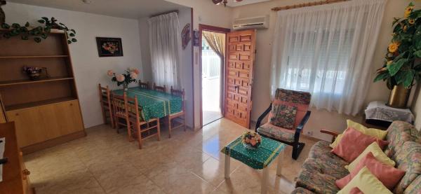 Chalet adosado en calle Hellín