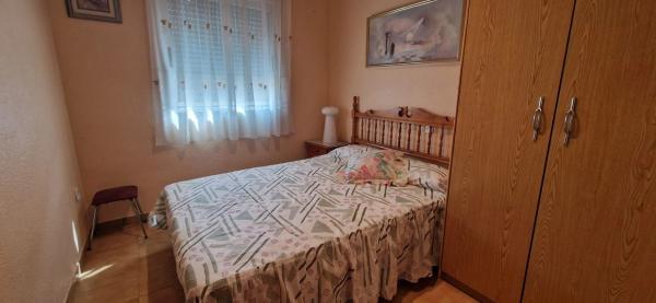 Chalet adosado en calle Hellín