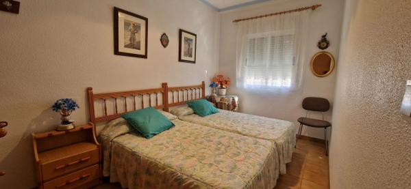 Chalet adosado en calle Hellín