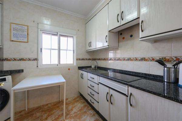 Piso en calle Enrique Pire Solís