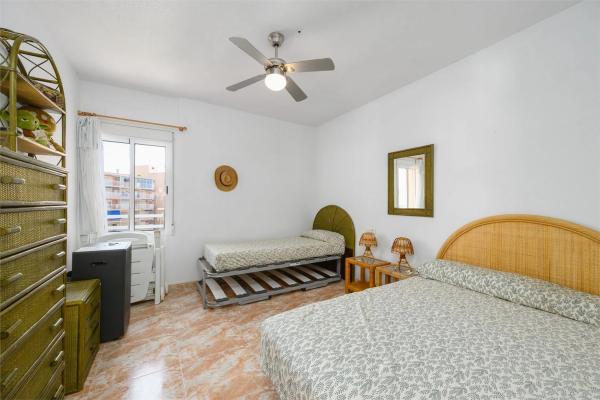 Piso en calle Enrique Pire Solís