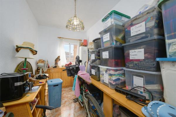 Piso en calle Enrique Pire Solís