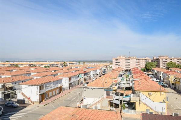Piso en calle Enrique Pire Solís
