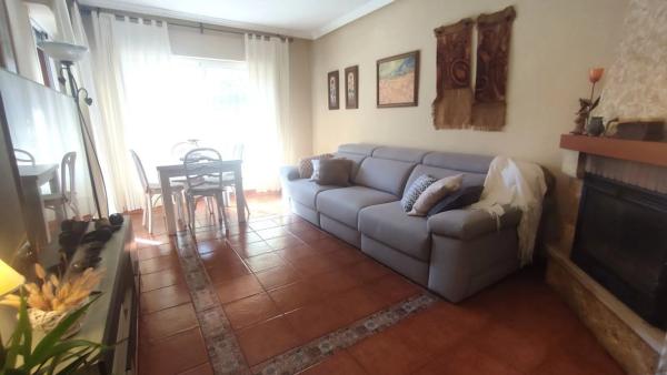 Chalet pareado en calle Logroño