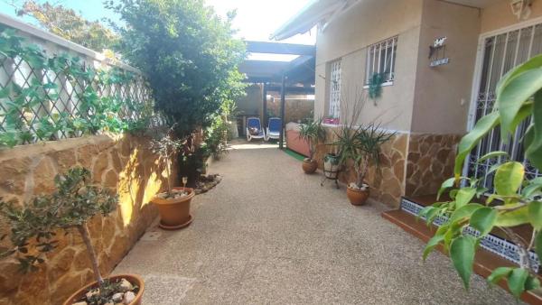 Chalet pareado en calle Logroño