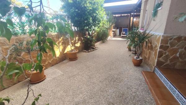 Chalet pareado en calle Logroño