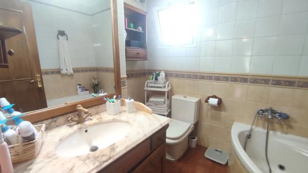 Chalet pareado en calle Logroño