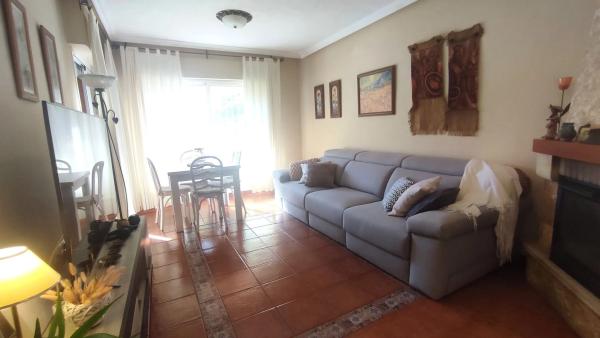 Chalet pareado en calle Logroño