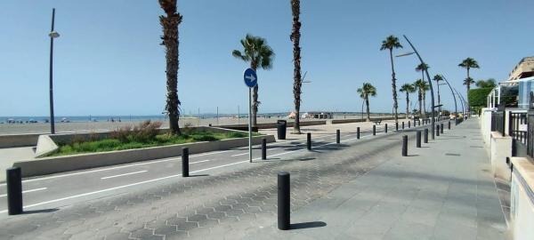 Casa independiente en avenida del Tamarit