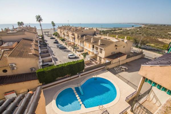 Piso en calle Elda s/n