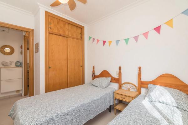 Piso en calle Elda s/n