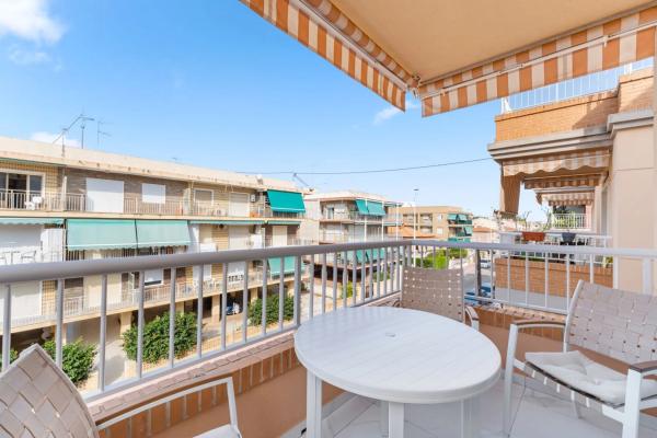 Piso en calle Almoradí