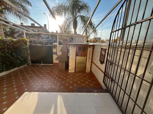 Chalet adosado en avenida Valencia