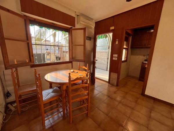 Chalet adosado en avenida Valencia