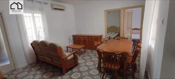 Chalet pareado en calle Rafael Carteta