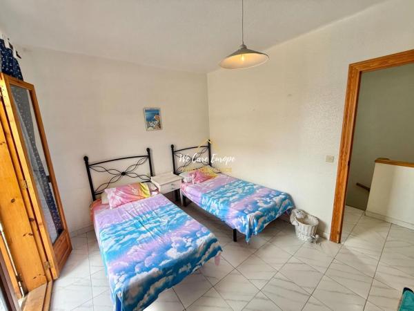 Chalet pareado en avenida Albacete