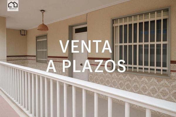 Chalet pareado en calle Rafael Carteta