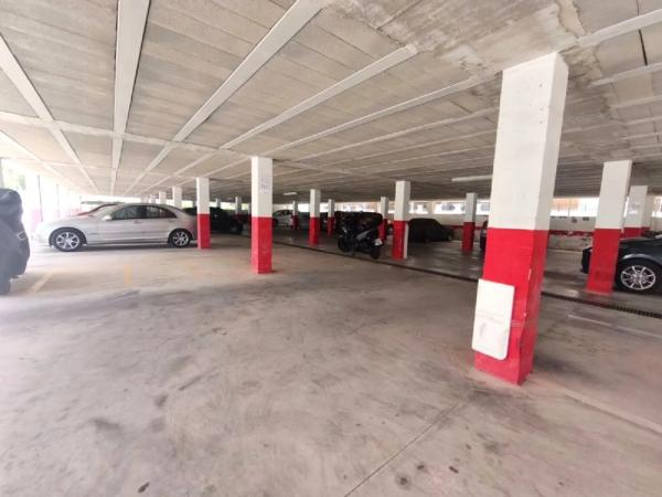 Piso en avenida de Ronda