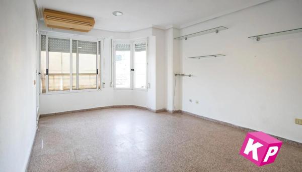 Piso en calle Hernán Cortés