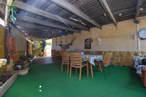 Casa independiente en calle Logroño