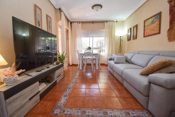 Casa independiente en calle Logroño