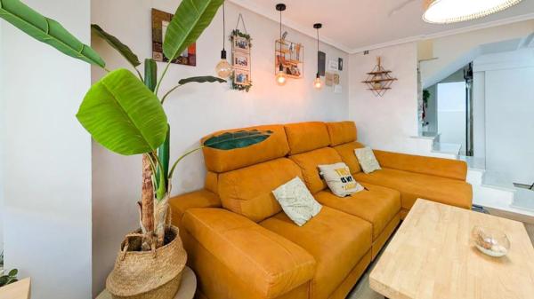 Casa independiente en calle Elda