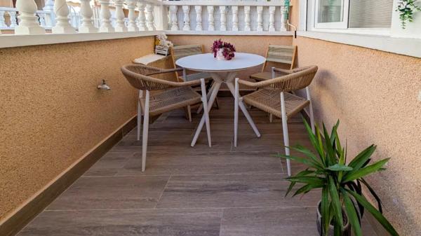 Casa independiente en calle Elda